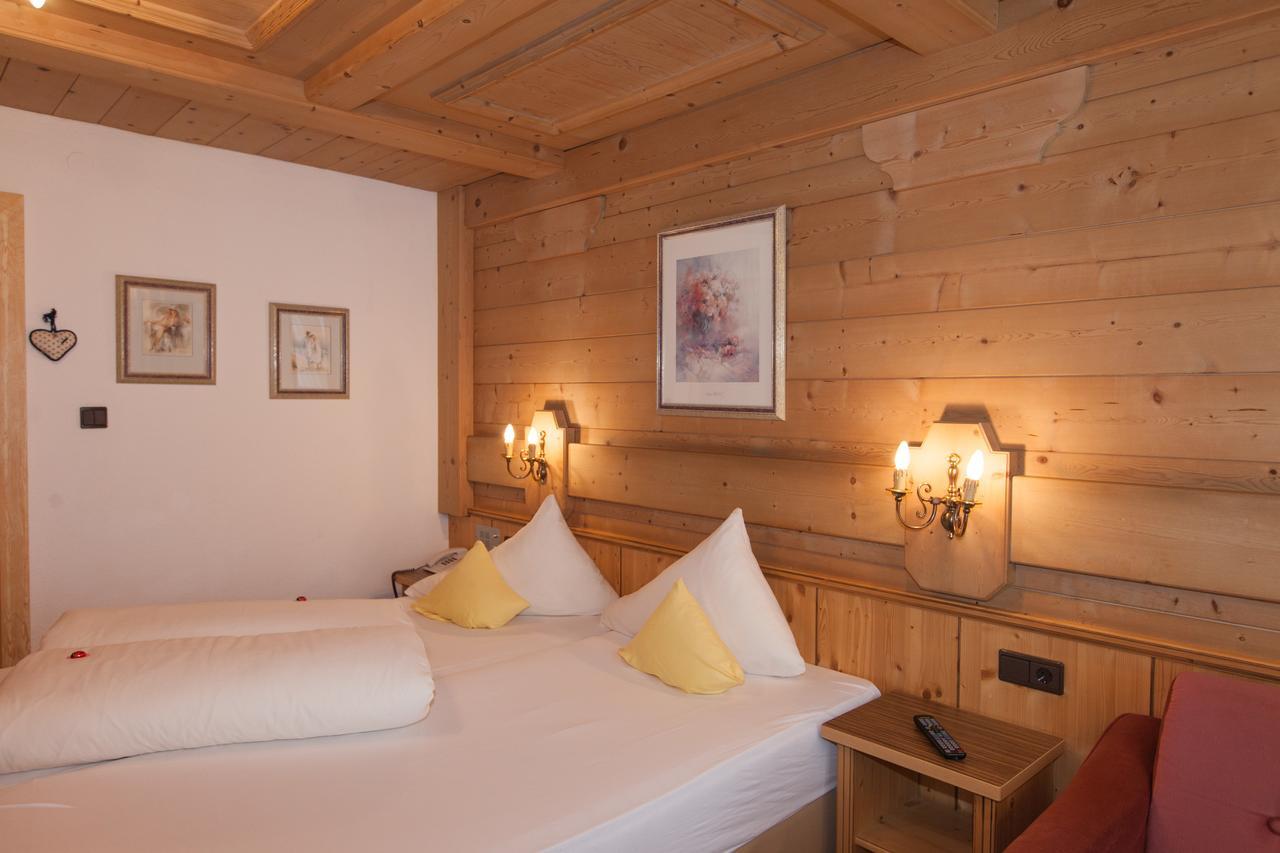 Hotel Schlosshof Ischgl Exterior photo